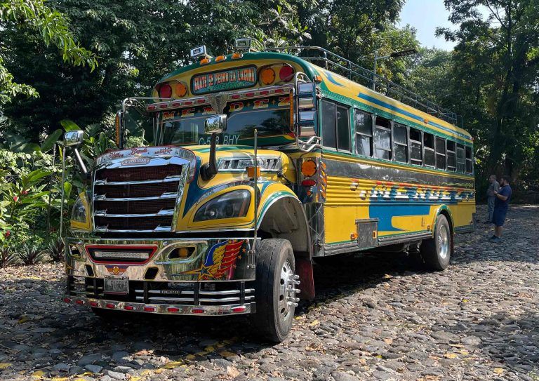 travle-tip-san-pedro-la-laguna-guatemala-chicken-bus